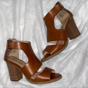 American Eagle Heel Sandals